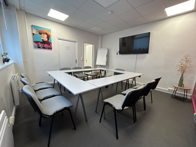 Salle n°7, salle de formation pour 13 personnes, Ellipse Formation, Paris 11e